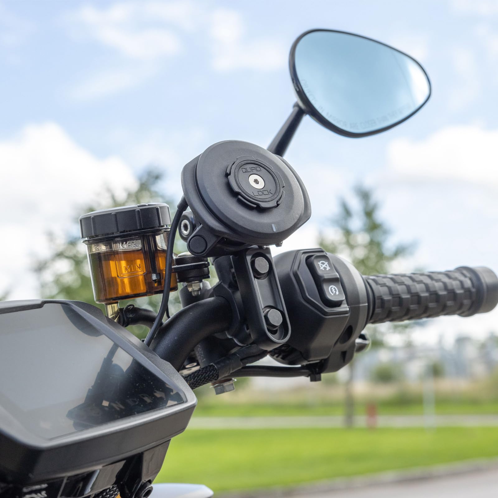 Quad Lock Brake Clutch Motorcycle Mount - Compatible MAG and Original Cases for Motorcycle Phone Mount Holder - Image 7